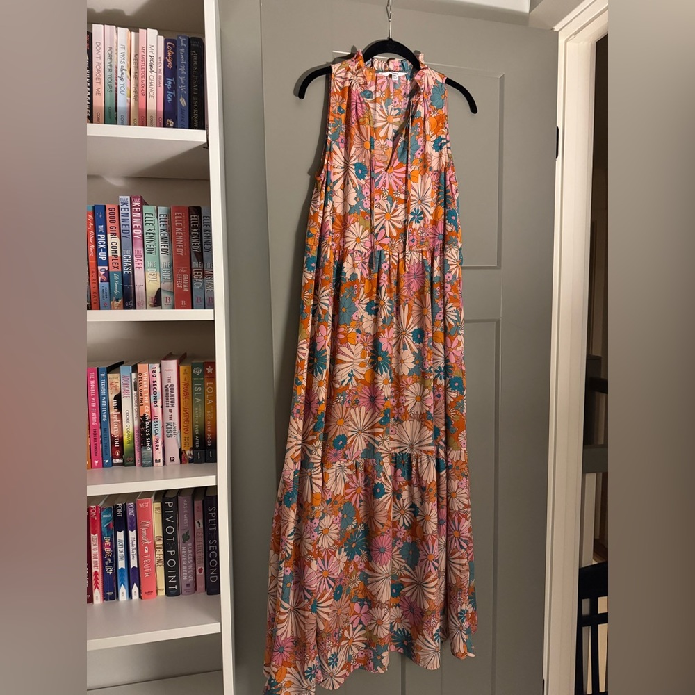 BB Dakota Floral V-Neck Maxi Dress